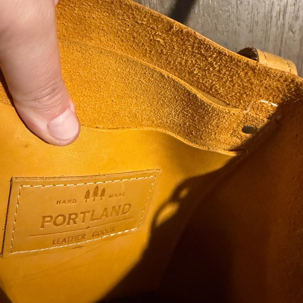 Portland Leather Goods Yellow/Sunflower 🌻 Leather Crossbody Tote - Picture 6 of 16